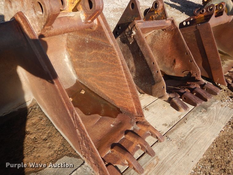 image for item DK3256 Excavator attachments