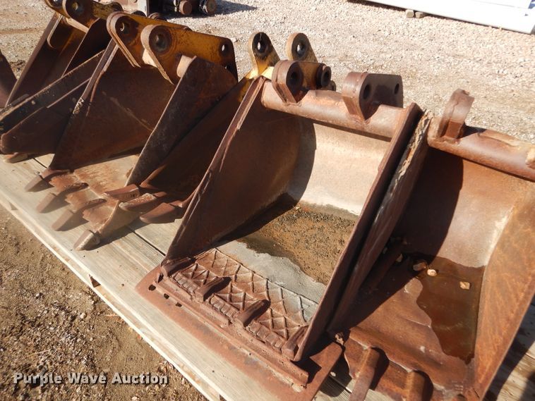 image for item DK3256 Excavator attachments