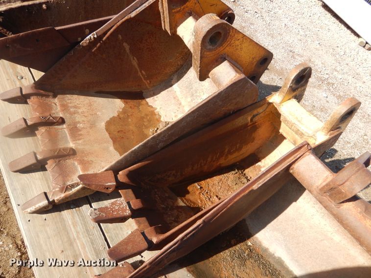 image for item DK3256 Excavator attachments