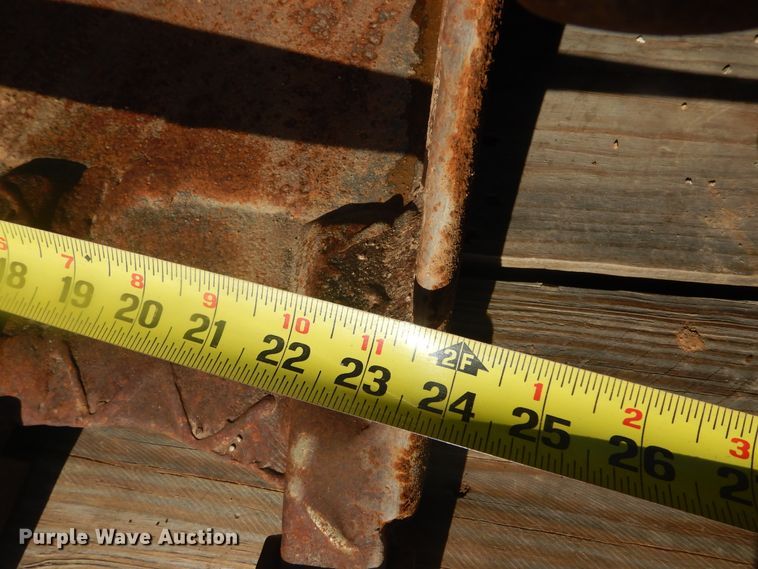 image for item DK3256 Excavator attachments