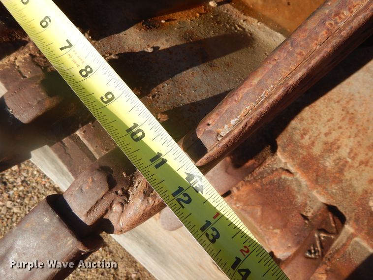 image for item DK3256 Excavator attachments