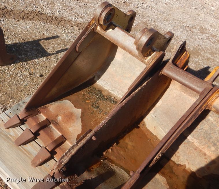 image for item DK3256 Excavator attachments