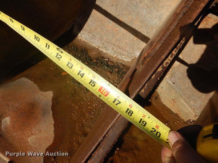 image for item DK3256 Excavator attachments