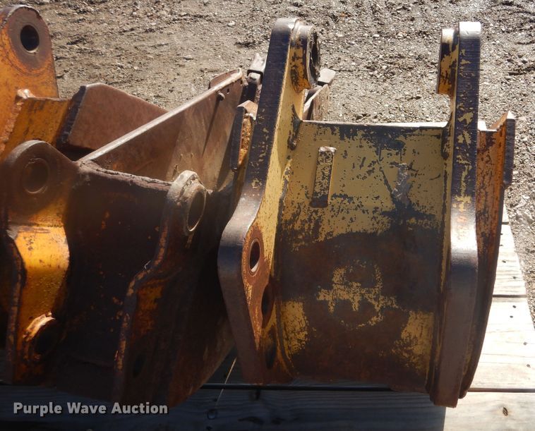 image for item DK3256 Excavator attachments