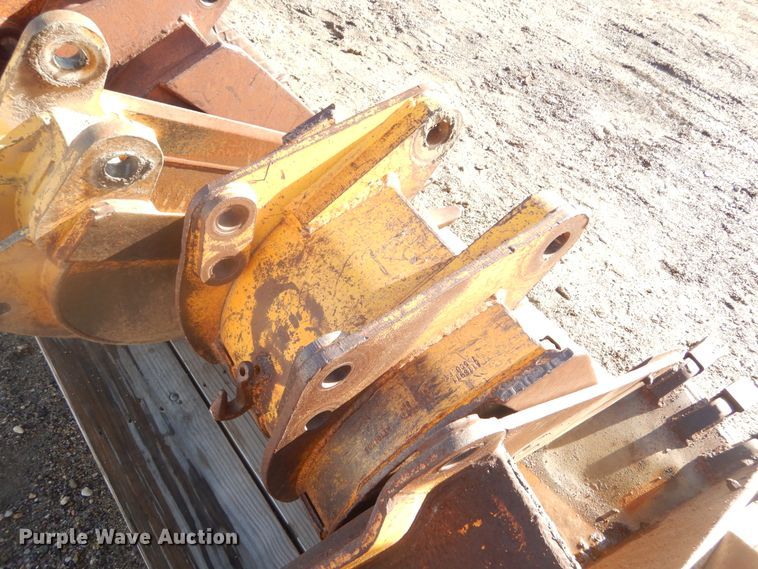 image for item DK3256 Excavator attachments
