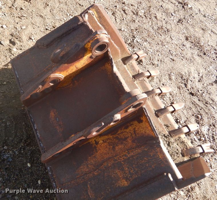 image for item DK3256 Excavator attachments