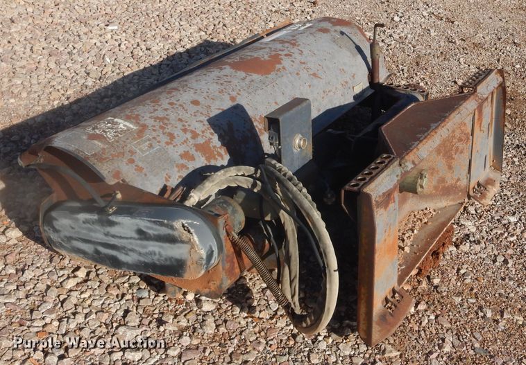 image for item DK3257 Melroe  67" W skid steer broom