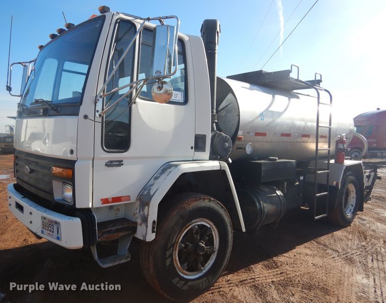 image for item DK3260 1995 Ford CF8000  oil distributor truck