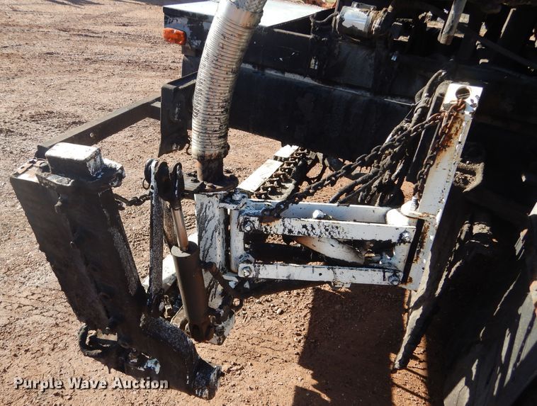 image for item DK3260 1995 Ford CF8000  oil distributor truck