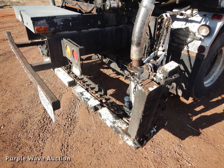 image for item DK3260 1995 Ford CF8000  oil distributor truck