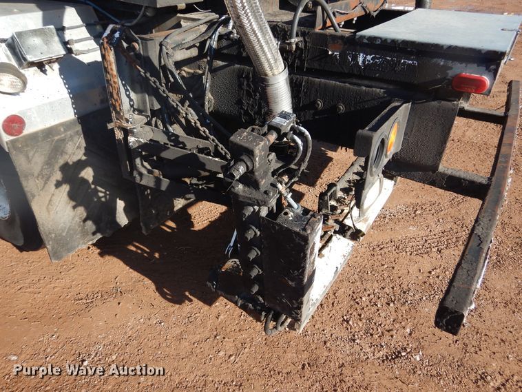 image for item DK3260 1995 Ford CF8000  oil distributor truck