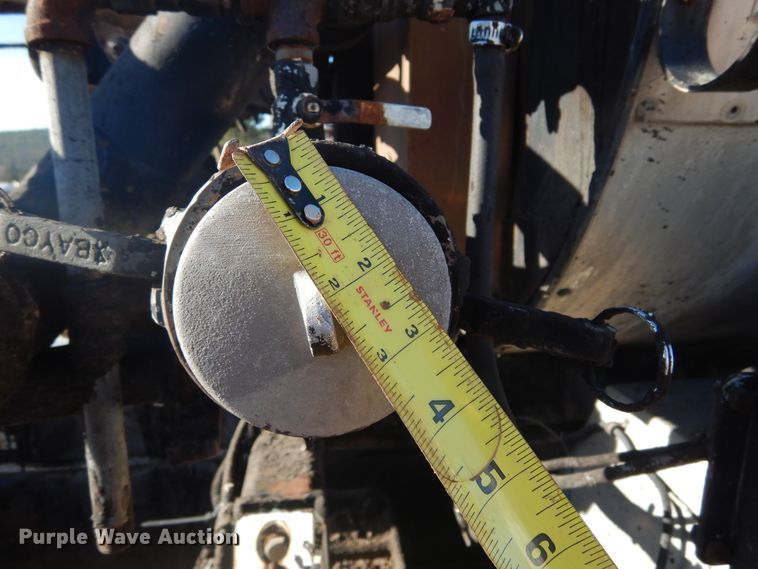 image for item DK3260 1995 Ford CF8000  oil distributor truck