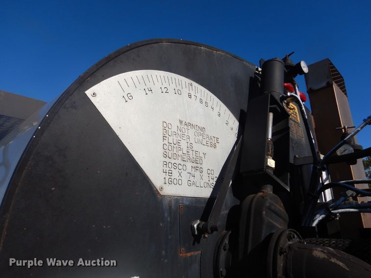 image for item DK3260 1995 Ford CF8000  oil distributor truck