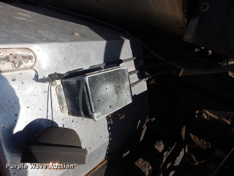 image for item DK3260 1995 Ford CF8000  oil distributor truck