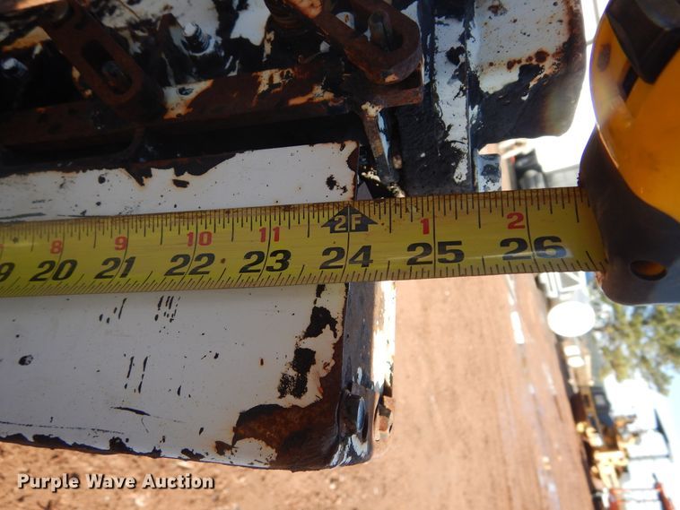 image for item DK3260 1995 Ford CF8000  oil distributor truck