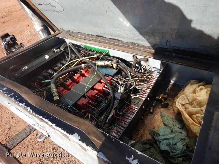 image for item DK3260 1995 Ford CF8000  oil distributor truck