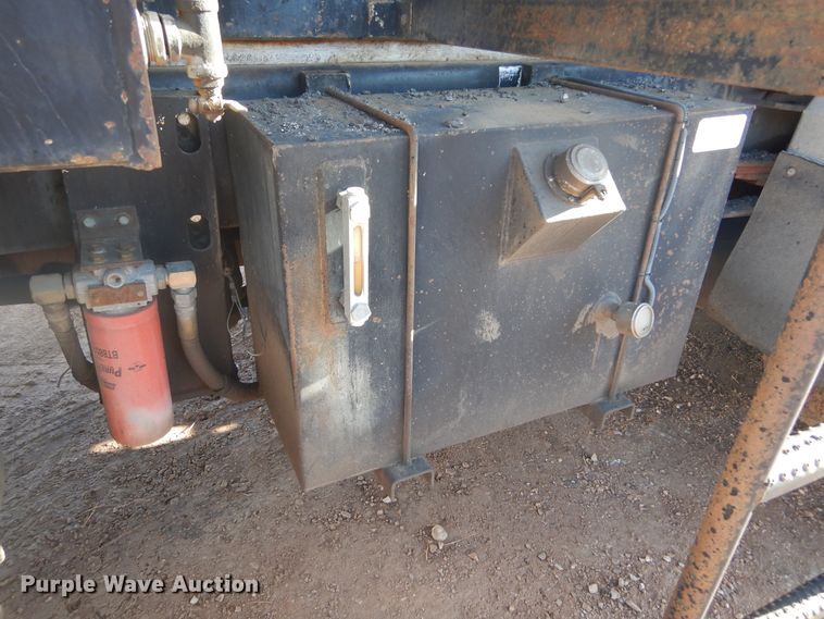 image for item DK3260 1995 Ford CF8000  oil distributor truck