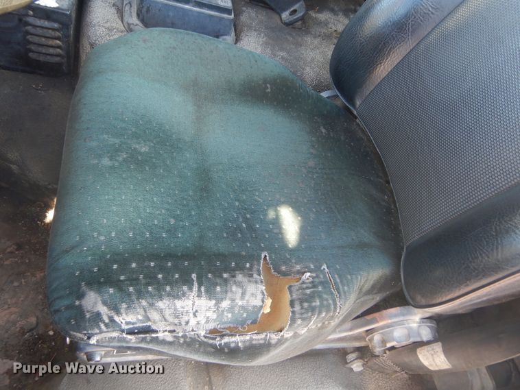 image for item DK3260 1995 Ford CF8000  oil distributor truck