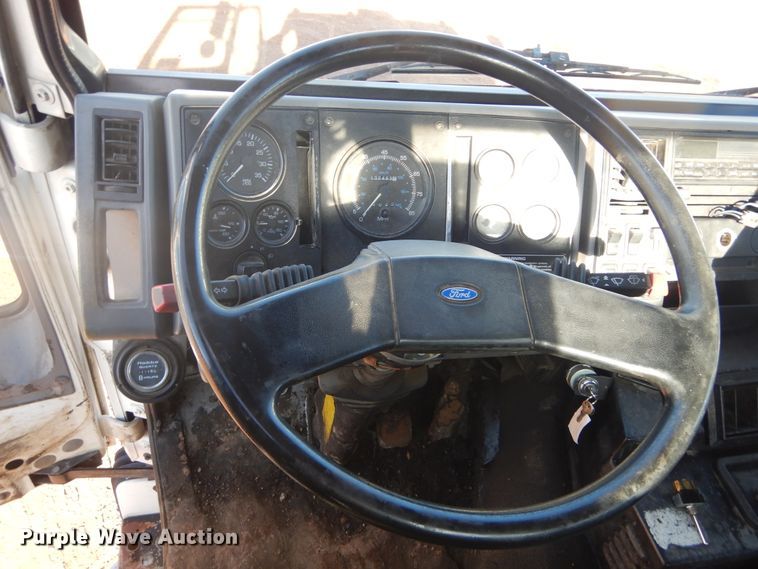 image for item DK3260 1995 Ford CF8000  oil distributor truck