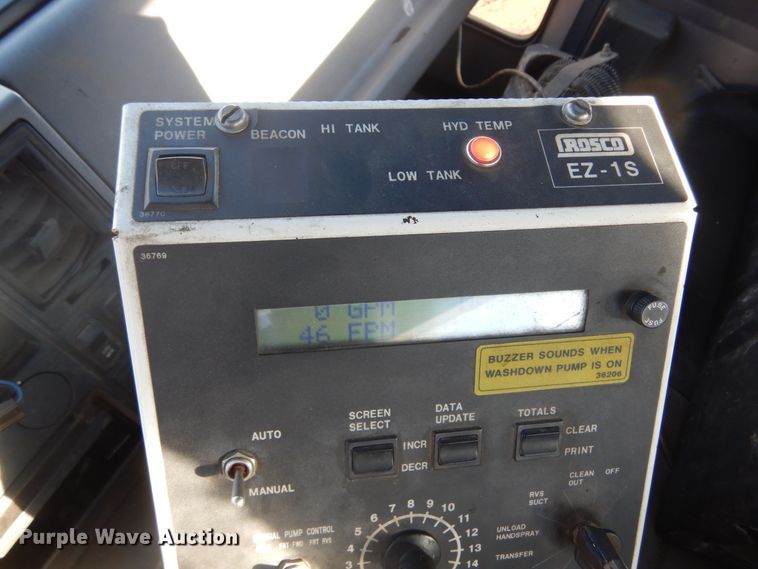 image for item DK3260 1995 Ford CF8000  oil distributor truck