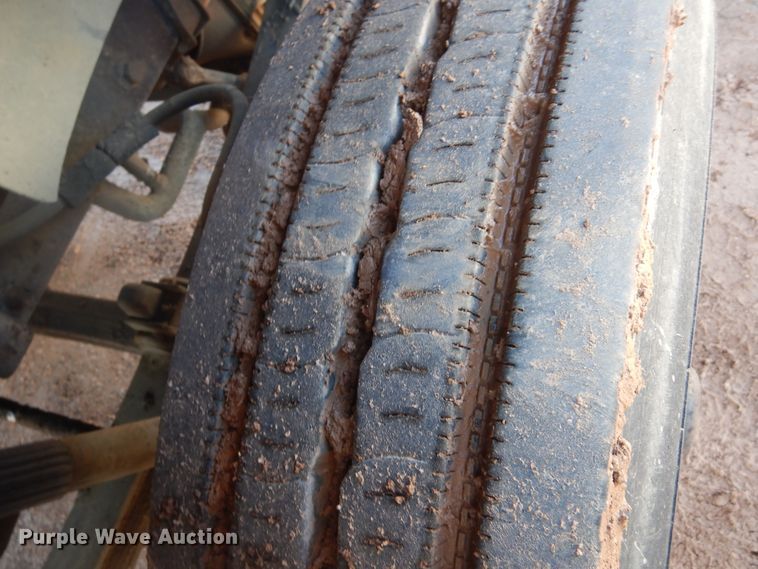 image for item DK3260 1995 Ford CF8000  oil distributor truck