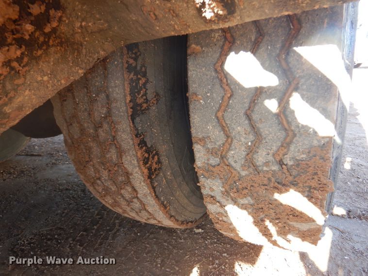 image for item DK3260 1995 Ford CF8000  oil distributor truck