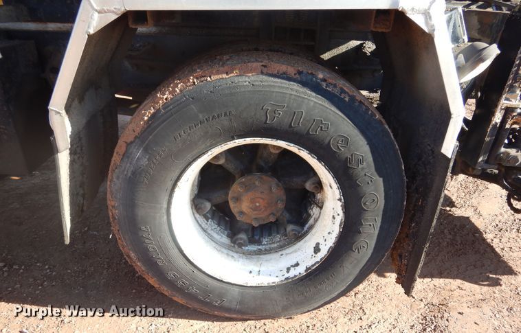 image for item DK3260 1995 Ford CF8000  oil distributor truck