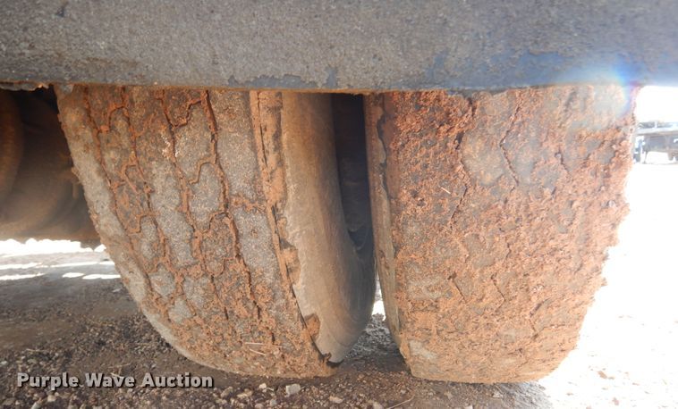 image for item DK3260 1995 Ford CF8000  oil distributor truck