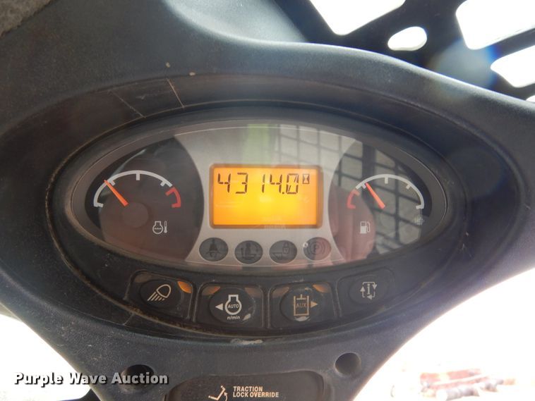 image for item DK3280 2015 Bobcat T870  tracked skid steer loader