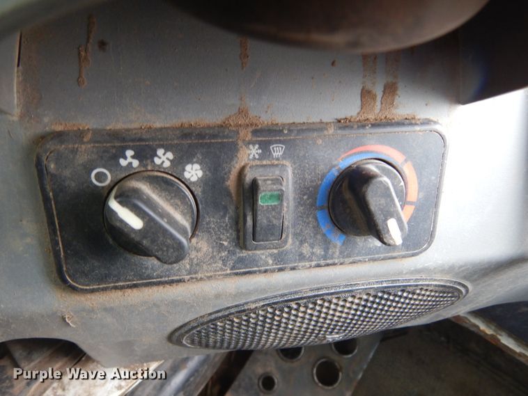 image for item DK3280 2015 Bobcat T870  tracked skid steer loader