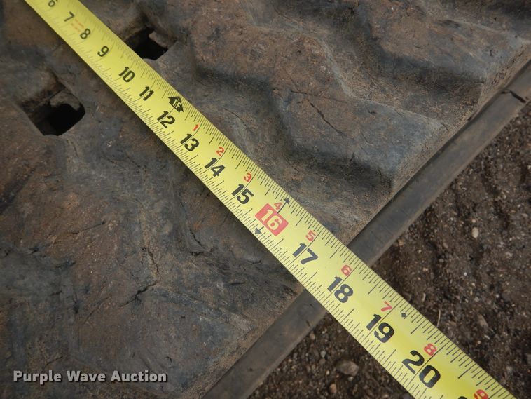 image for item DK3280 2015 Bobcat T870  tracked skid steer loader