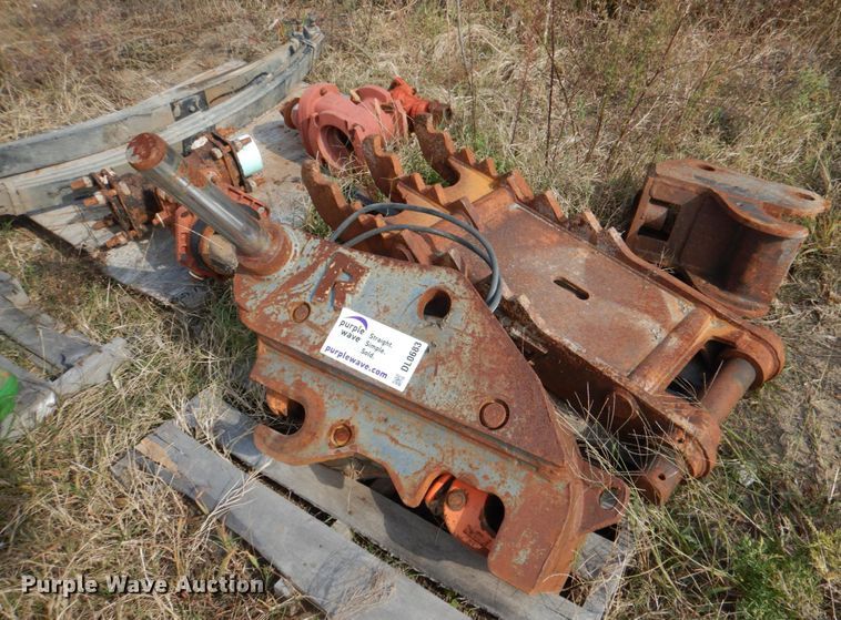 image for item DL0683 (2) excavator attachments