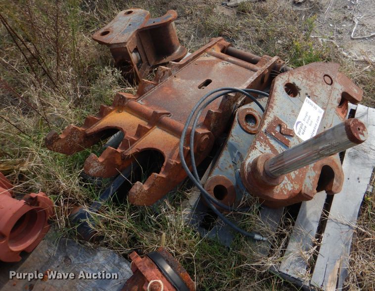 image for item DL0683 (2) excavator attachments