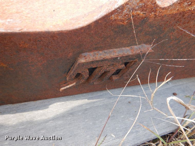 image for item DL0683 (2) excavator attachments