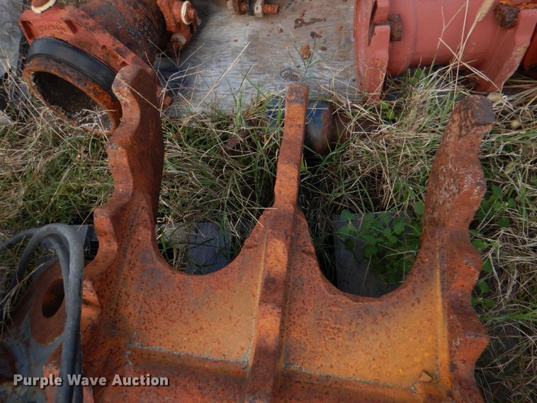 image for item DL0683 (2) excavator attachments