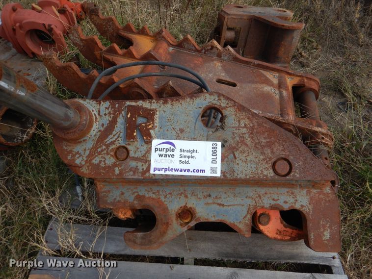 image for item DL0683 (2) excavator attachments