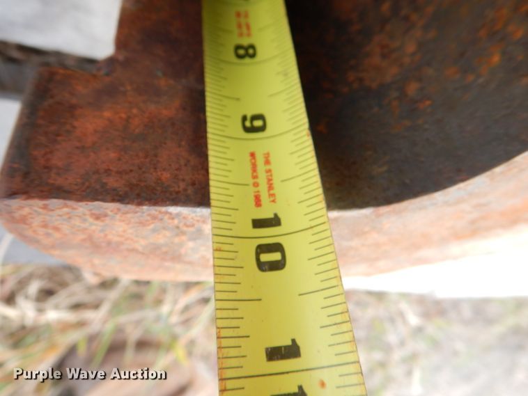 image for item DL0683 (2) excavator attachments