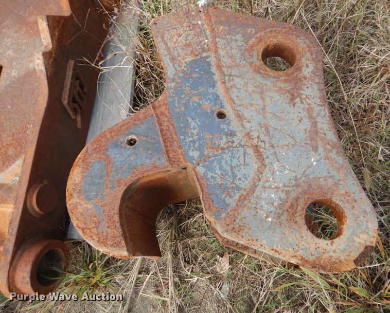 image for item DL0683 (2) excavator attachments