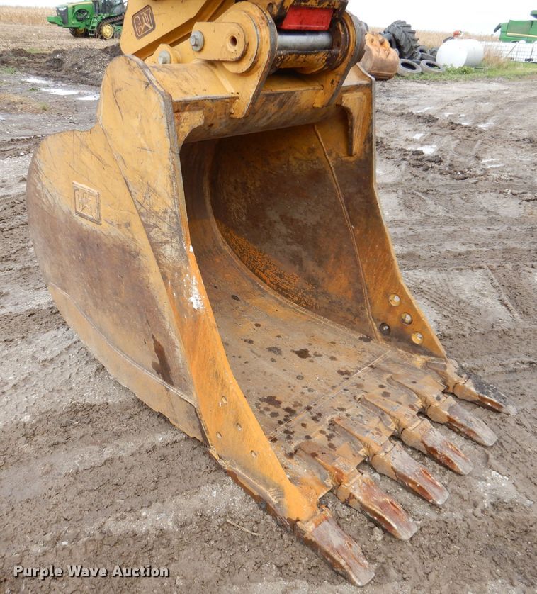 image for item DL5764 2018 Caterpillar 330F L  excavator