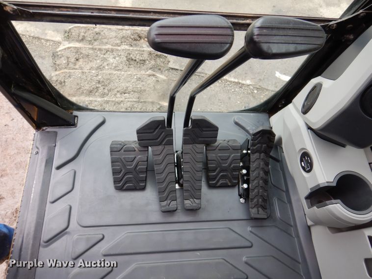 image for item DL5764 2018 Caterpillar 330F L  excavator