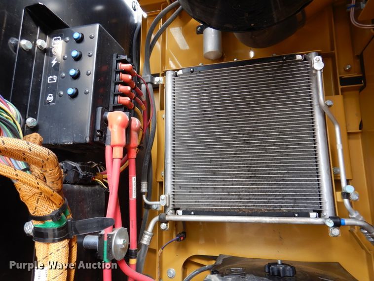 image for item DL5764 2018 Caterpillar 330F L  excavator