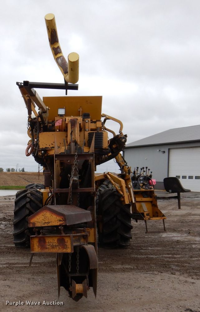 image for item DL5765 2000 Buckeye 6200M  tile plow