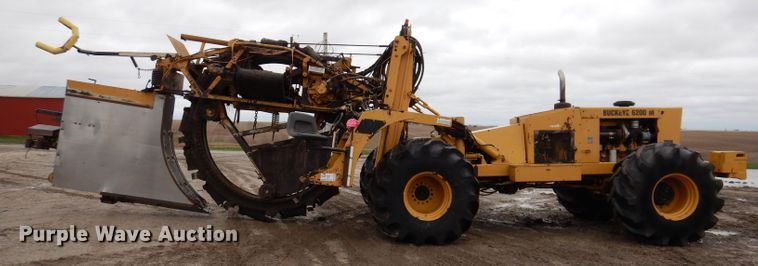 image for item DL5765 2000 Buckeye 6200M  tile plow