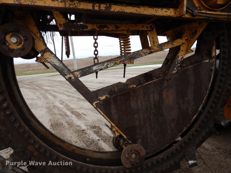 image for item DL5765 2000 Buckeye 6200M  tile plow