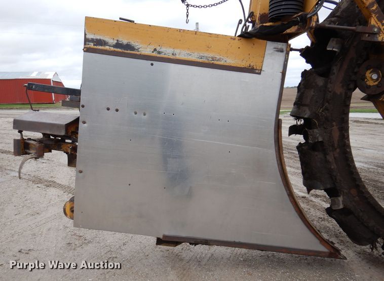 image for item DL5765 2000 Buckeye 6200M  tile plow