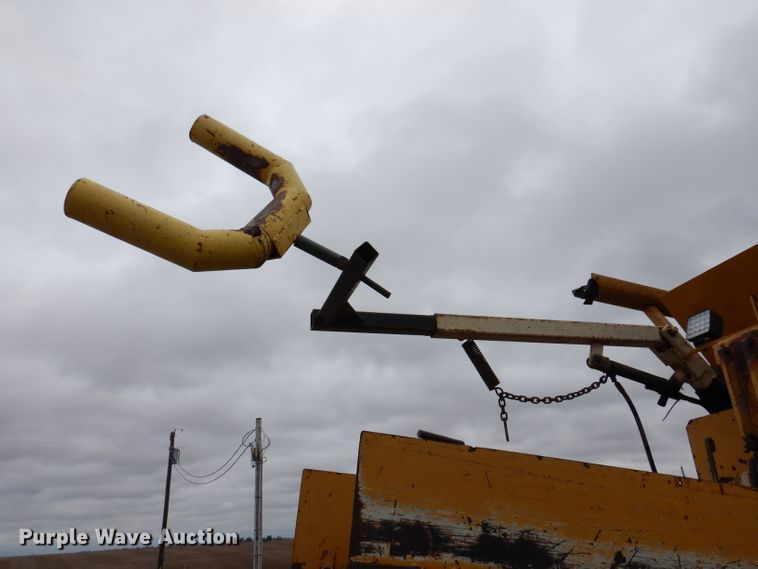 image for item DL5765 2000 Buckeye 6200M  tile plow