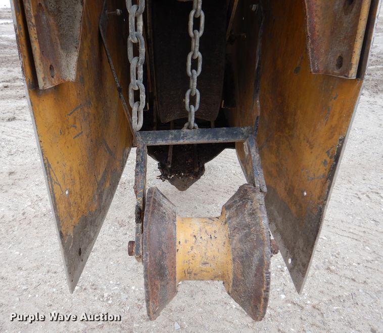 image for item DL5765 2000 Buckeye 6200M  tile plow