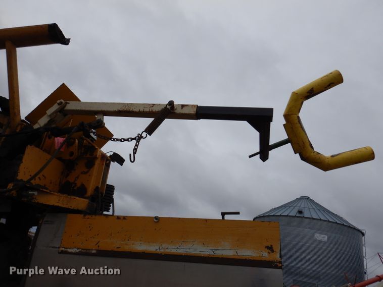 image for item DL5765 2000 Buckeye 6200M  tile plow