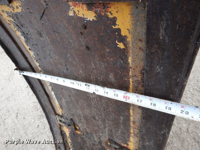 image for item DL5765 2000 Buckeye 6200M  tile plow