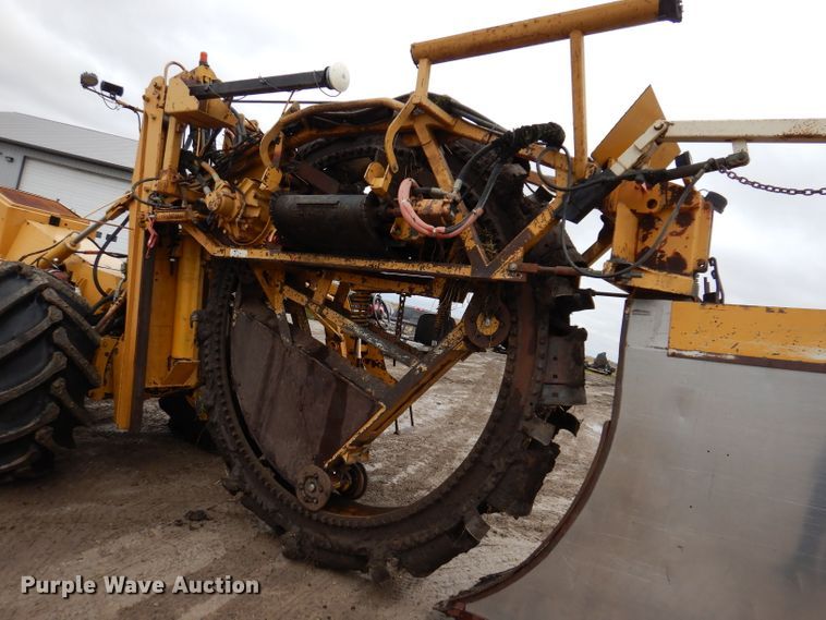 image for item DL5765 2000 Buckeye 6200M  tile plow